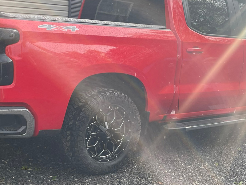 2024 Chevy Silverado Lt Hardrock H712 20x9 Radar Renegade 33x12 50r20 