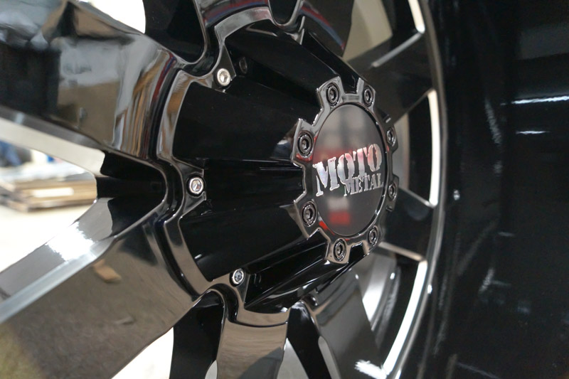 Moto Metal 962 22x14 8 Lug Gloss Black Milled Wheels Rims .JPG