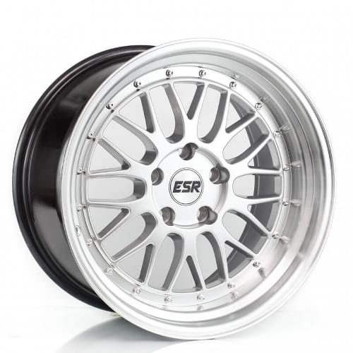 ESR SR05 Hyper Silver W/ Machined Lip - Part Number 99551422 SR05HS-ML 5X110 ESR SR05 Hyper Silver W/ Machined Lip Photo